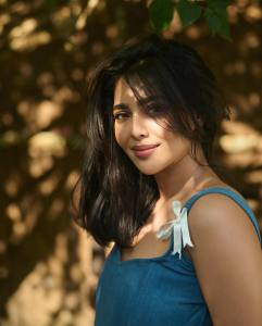 aishwarya-lekshmi-latest-syle-photoshoot-with-trending-fashion-dress-003