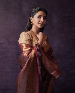aishwarya-lekshmi-latest-syle-photoshoot-with-trending-fashion-dress-016