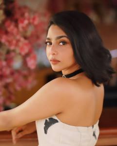 aishwarya-lekshmi-new-photos-in-Strapless-Maxi-Dress-004