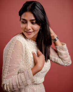 aishwarya-lekshmi-off-white-anarkali-images-001