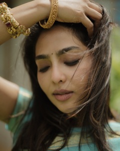 aishwarya-lekshmi-saree-photos-001