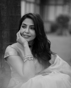 aishwarya-lekshmi-saree-photos-003