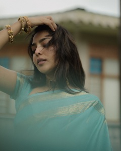 aishwarya-lekshmi-saree-photos-004