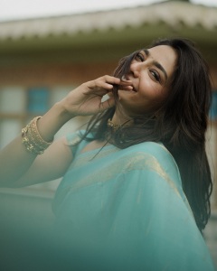 aishwarya-lekshmi-saree-photos-005