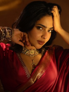 aishwarya-lekshmi-saree-photos-009
