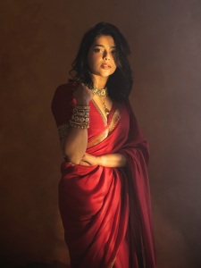 aishwarya-lekshmi-saree-photos-016