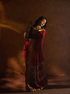 aishwarya-lekshmi-saree-photos-020
