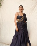 aishwarya-lekshmi-in-Draped-in-the-navy-blue-ethereal-Taarakan-Saree-and-halter-neck-blouse-with-tie-up-photos