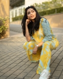 aishwarya-lekshmi-in-yellow-shade-outfit