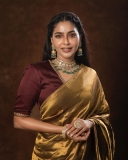aishwarya-lekshmi-poonguzhali-playing-dress-photos