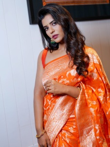 aishwarya-rajesh-in-function-wear-saree-photos-003
