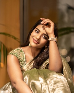 aishwarya-rajesh-in-function-wear-saree-photos-005