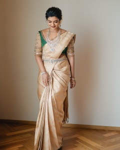 aishwarya-rajesh-in-function-wear-saree-photos-009
