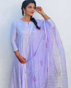 aishwarya-rajesh-in-light-blue-anarkali-churidar-photos-004