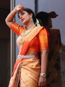aishwarya-rajesh-in-new-makeup-look-ideas-for-wedding-function-014