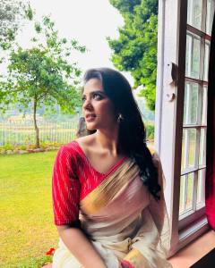 aishwarya-rajesh-latest-pictures-009
