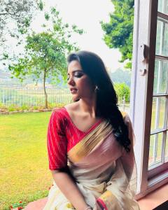 aishwarya-rajesh-latest-pictures-010