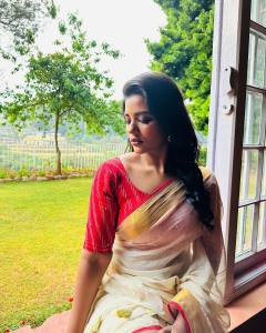 aishwarya-rajesh-latest-pictures-011