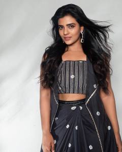 aishwarya-rajesh-new-photoshoot-pictures2022-012