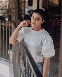 aishwarya-rajesh-recent-movies-photos-016
