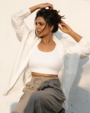 aishwarya-rajesh-in-cream-pants-and-top-with-shrug-photos