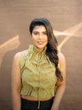 aishwarya-rajesh-in-trending-outfits-in-black-and-contrast-color-photos-001