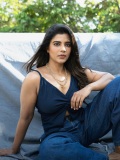 aishwarya-rajesh-makeover-look-in-function-wear-dress-photos
