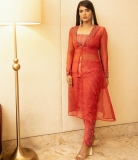 aishwarya-rajesh-new-photos-in-red-outfit-004