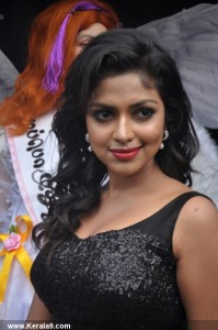 1886amala_paul_stills_08-005