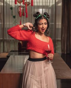 actress-amala-paul-latest-christmas-photoshoot-012-001