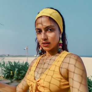 amala-paul-beach-photoshoot-004