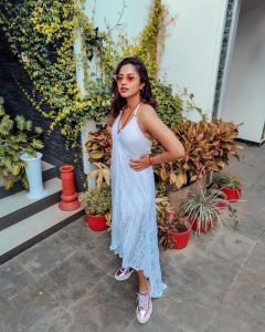 amala-paul-holi-celebration-2022-photos-005
