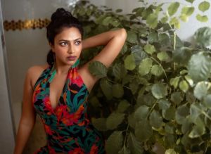 amala-paul-in-jumpsuit-pics-002