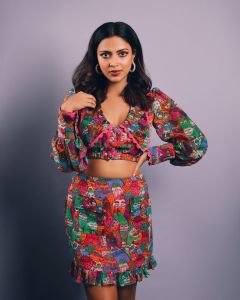 amala-paul-in-multi-colour-outfit