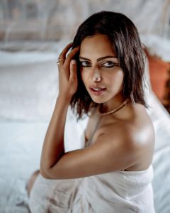 amala-paul-in-off-white-gown-001
