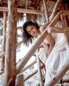 amala-paul-in-off-white-gown-008