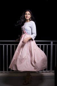 amala-paul-latest-images-09123-24