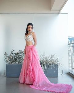 amala-paul-latest-photos-in-pink-dress-003