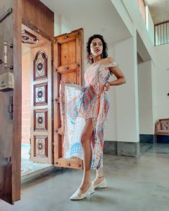 amala-paul-latest-photos-in-red-cotton-top-002