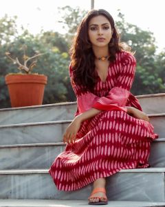amala-paul-latest-photos-in-red-cotton-top-007