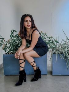 amala-paul-latest-photoshoot-in-dungaree-dress.webp-002