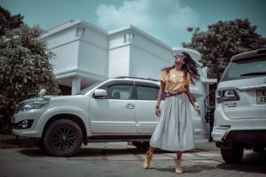 amala-paul-latest-photoshoot-in-dungaree-dress.webp-004