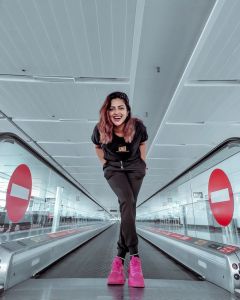amala-paul-new-photos-from-airport-009