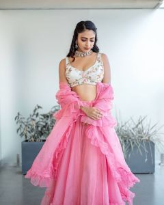 amala-paul-new-photos-in-pink-dress-002