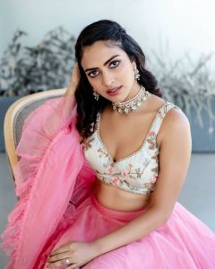 amala-paul-new-photos-in-pink-dress-005
