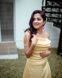amala-paul-new-viral-photo-004