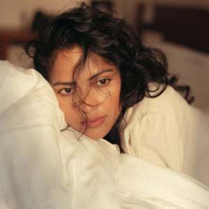 amala-paul-no-makeup-trending-ideas-photos-007