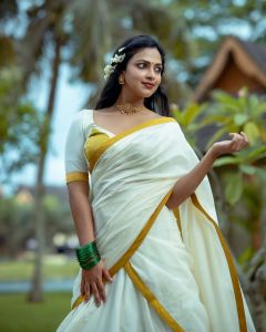 amala-paul-onam-2022-photos-in-kerala-saree-look-002