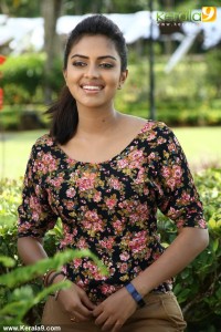 amala_paul_latest_images17