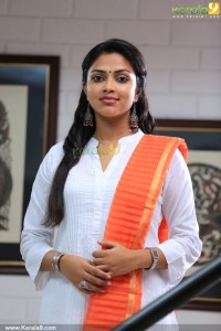 mili-malayalam-movie-amala-paul-pics-05511